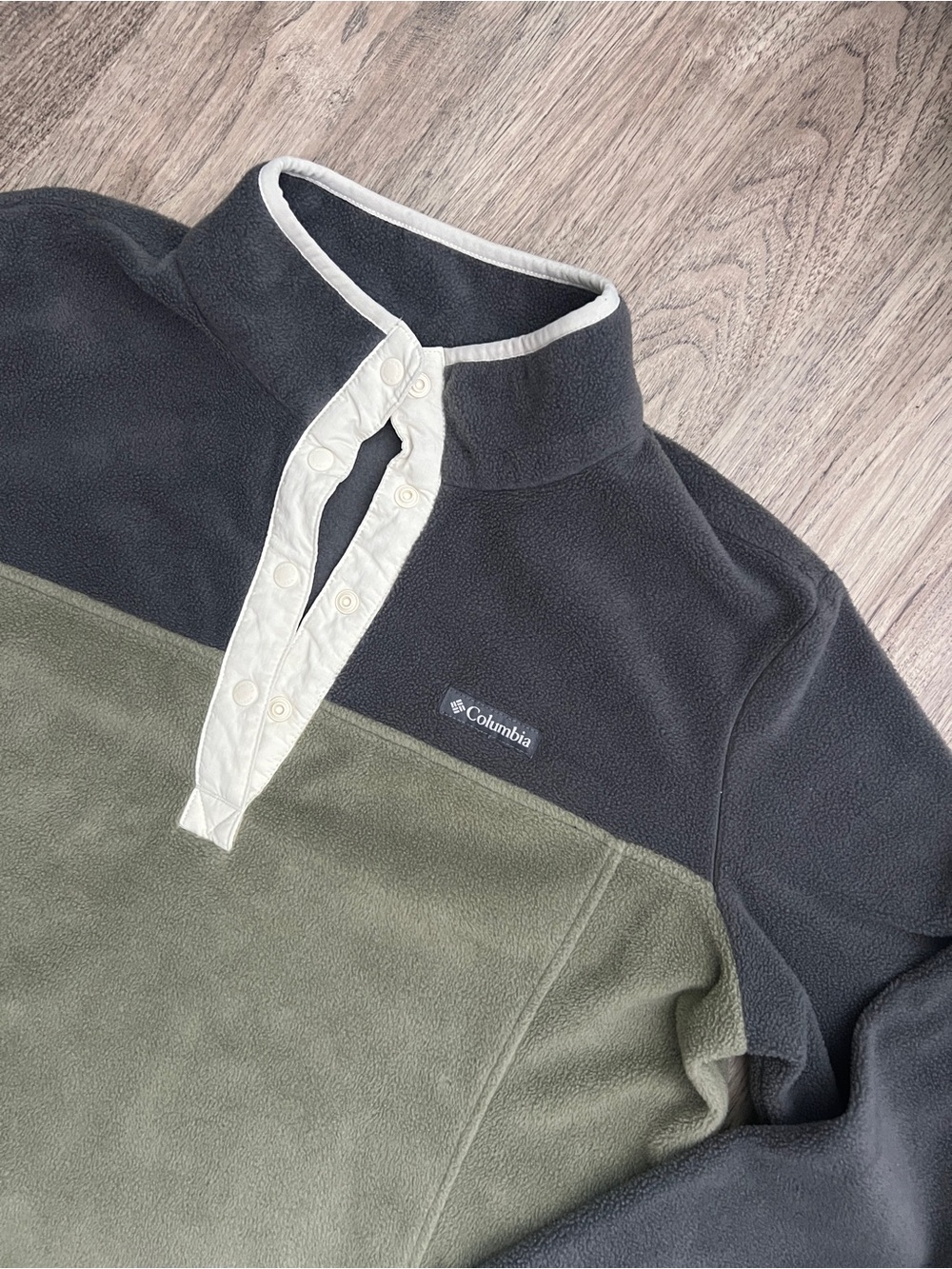 Columbia Women's Two-Tone Olive & Charcoal Fleece Pullover
